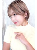 ナチュラルベージュ × 愛されショートボブ