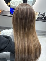 ワンス(once)&nbsp;派手になりすぎない【大人】ハイライト