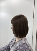 グレーベージュつやボブ