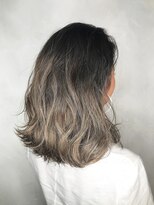 ネウィ 川崎(newi)&nbsp;外国人風ダークグレージュグラデーションカラー☆