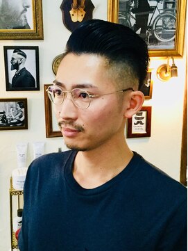 デュエルヘアー グルーミングショップ(DWELL HAIR. GROOMING SHOP) ポンパドールスタイル