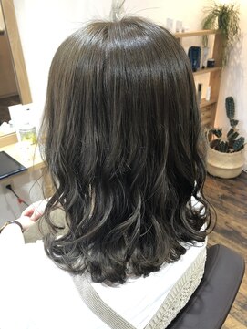 リル(Lil) オリーブグレージュ