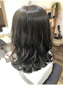 オリーブグレージュ