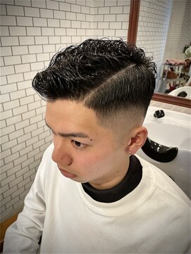 サードプレイス(Third Place) 王道七三スキンフェードパーマスタイル