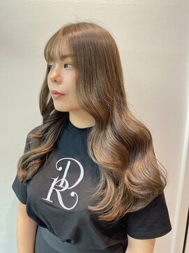 ステア ケース(stair case) 韓国巻き髪アレンジロングヨシンモリエギョモリ愛されカット