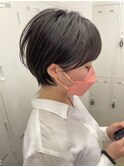 コンパクトな黒髪ショート