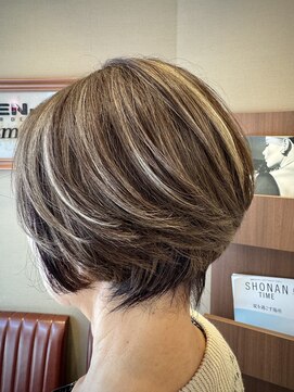 ケンジスマート(KENJE smart) 茅ヶ崎白髪ぼかしハイライト。