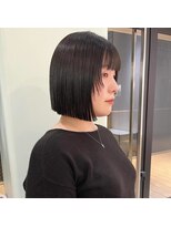 ホロ(hollo)&nbsp;切りっぱなしボブ2way顔まわりウルフレイヤー