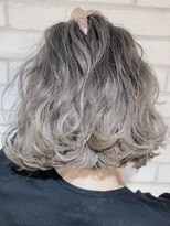 ティア 高知店(TIA)&nbsp;ミニボブ♪ ハイトーンアッシュシルバー