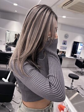 キング 高槻(K!ng) ハイライトカラーミルクティーベージュレイヤーカット