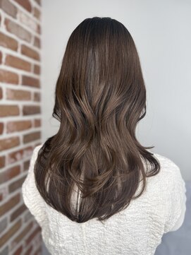 エニー 栄(Any) 韓国レイヤー×ブラウンベージュ