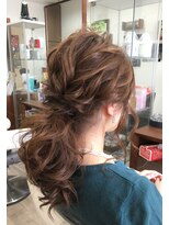コジック ヘアアンドアイ(Cogic hair & eye)&nbsp;ブラウンナチュラルイベントヘアセット大人可愛い☆ルーズポニー