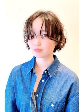 シズク(sizuk) パーマでつくる毛束感ショート