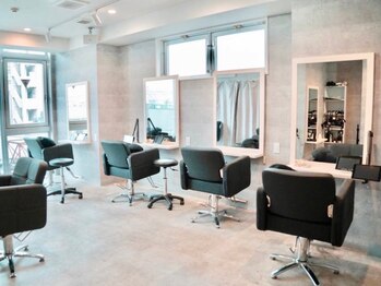 _WHITE 栄店【アンダーバーホワイト】