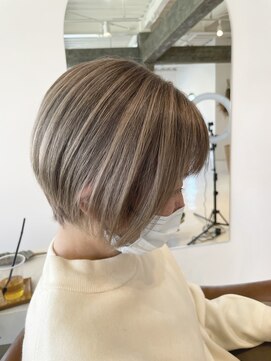 ラウレア(LAULEA) 白髪ぼかしハイライト