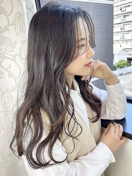 リサ グランシェ(RISA granche) ロングヘア 顔周りカット 韓国風ヘア