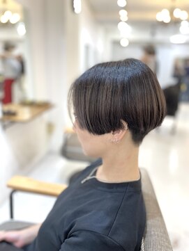 ベンチ 高田馬場店(bench) マッシュショートボブ　クール系