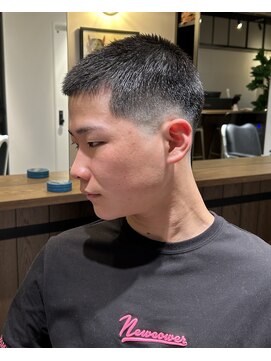 フリークバーバーショップ 河原町三条店(FREAK BARBER SHOP) 黒髪ボウズフェードクロップスキンフェード