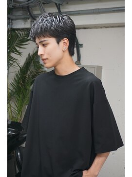 ノラ シブヤ(NORA) スパイキーショートスパイキーフリンジカット海外風ヘア