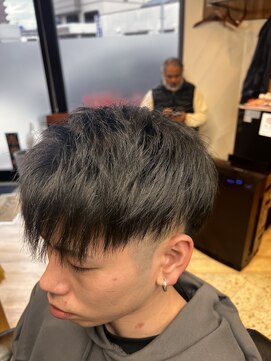 タカミゾ(TAKAMIZO) フェイド調ツーブロックスタイル