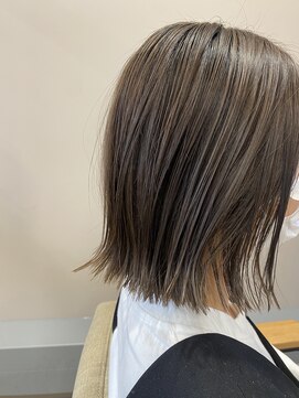 グラフィー(graphy) 外ハネミディナチュラルレイヤーボブ大人可愛い20代30代40代