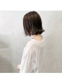 外ハネショートボブで暗めな質感に！