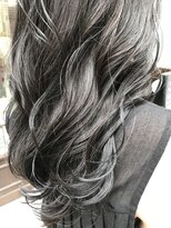 ネイヴィル(navile)&nbsp;◎ブリーチなし　透明感たっぷりダークグレージュ