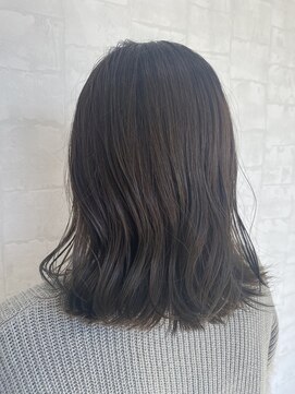 エワル(e'walu) 大人かわいい 小顔 黒髪ボブ 外ハネボブ