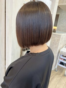 キャアリー(Caary) 福山Caary話題の艶サラ酸性ストレート前下がり大人ワンレンボブ