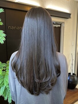 ナナナパレナ 梅田店(nanana parena) ワンランク上の艶髪♪シルクのような指通りが自慢の縮毛矯正