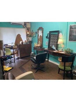 広島駅からのアクセス良好でカットの最終受付も21時なのでお仕事帰りに通いやすいのも魅力の一つです♪