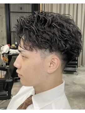 イーラ(era) フェザーパーマ/メンズ/刈り上げ/眉毛/ツイスト