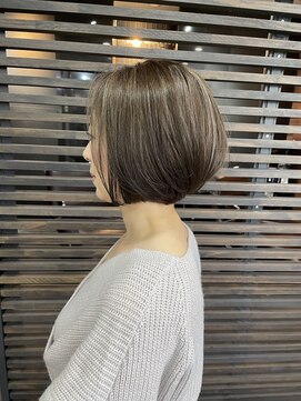 ユアーズ 四街道店(HAIR&NAIL YOURS) 大人かわいい丸みショートボブハーフハイライト