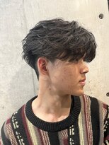 サロンリベルテ(salon Liberte) メンズツーブロック黒髪パーマ毛流れフェザーマッシュ学生人気