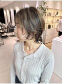 大人ハイライトミルクティーベージュ外ハネショートウルフ
