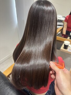 クラン(Chlan) 艶髪ストレート×アッシュブラウン