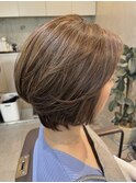ハイライトで立体感と透明感ショート！福岡ハイライト