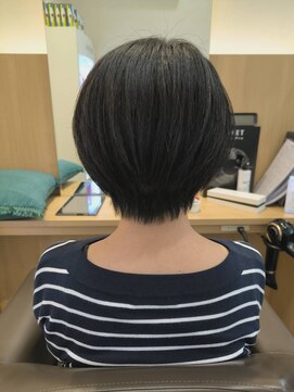 ウイバイファースト(u'i by first) ミセスショート 360度どこから見ても綺麗なスタイル