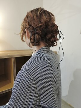 パークホワイト 代官山(PARK White) ねじりハーフツインカチモリハーフシニヨンワンレンヘアセット