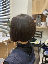 ウイバイファースト(u'i by first)&nbsp;カットはショートレイヤー カラーはナチュラルブラウン