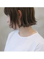 ミント(mint) 透け感アッシュベージュ、ぱつっとボブ