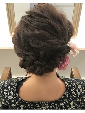 シアン(CYAN) アップスタイル