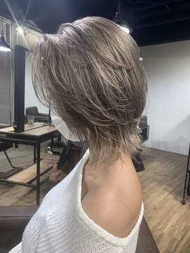 アルカナ 明治神宮前原宿(ARCANA) レイヤーbob くすみグレージュ　パールグレージュ　hiro