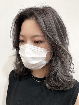 ホーミー(Homey) ウルフグレージュハイライトミディアム