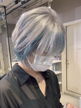 ペレ 渋谷(PELE) Y87_ ホワイトブロンド × ペールブルー