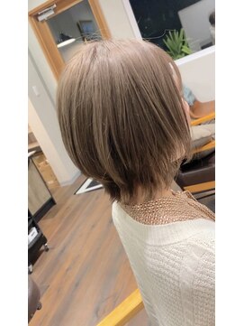 ムム(mum) ミルクティーグレージュ