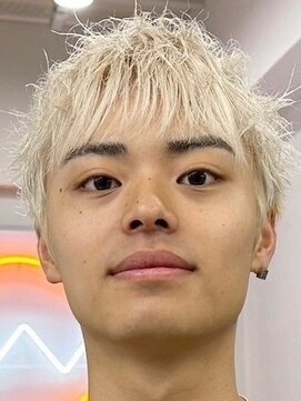 ウィコ 新宿(WICO) white blond [新宿駅/カルマパーマ/ベリーショート]