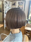 ショートボブ×グレージュカラー