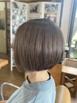 ギャロップヘアー ショートボブ×グレージュカラー