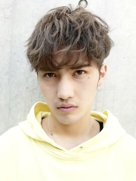 マグカーネバイフィフス オカヤ(Mag KANE by fifth okaya) 岡谷シャドウパーマ緩めスパイラルパーマッシュ波巻きパーマ30代